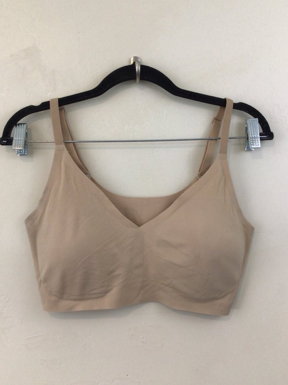 True Seamless Thin Adjustable Strap Nude - Beige Bralette Size L Has Inserts